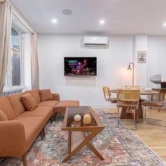 Bright Studio Duplex w/ Backyard & W/D