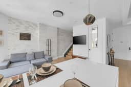Bright Modern Retreat with Balcony - Image 5
