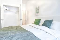 Charming Upper East Side Gem W Backyard - Image 5