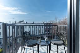 Cozy & Chic Renovated Brooklyn with Balcony - Image 3