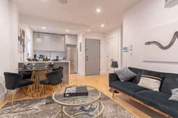 Mixed Modern Hideaway: Cozy 1BR & Balcony - Image 3