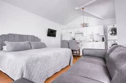 Private Studio Granada Hills| Near CSUN, Universal - Image 4