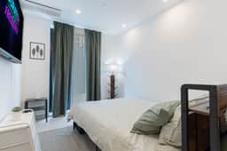 Spacious & Renovated Duplex Brooklyn with Backyard - Image 4