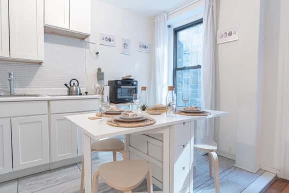 Chic 3Bd 1Bth Near Empire State - Image 1