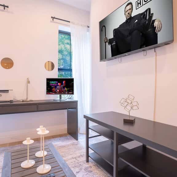 Bright & Cozy 3Bd Brooklyn Getaway - Image 1