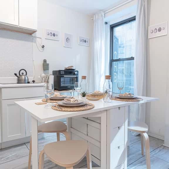 Chic 3Bd 1Bth Near Empire State - Image 1