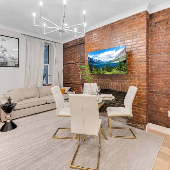 Modern 3Bd Rose Hills Manhattan Terrace Space - Image 1