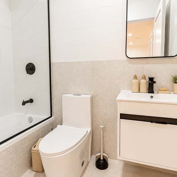 Boho 1bd w/ Balcony • Bushwick Hideaway - Image 1