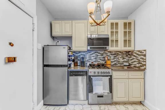 2Bd Stylish Brooklyn Heights - Steps WaterFront - Image 3