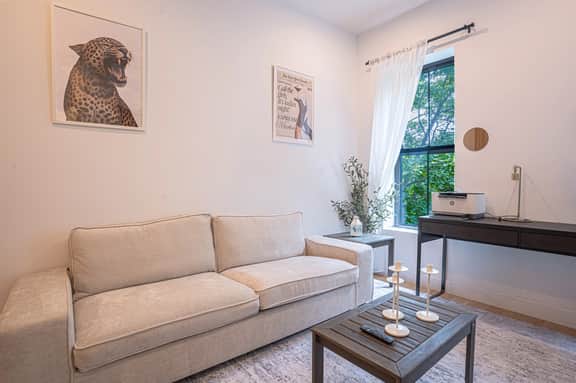 Bright & Cozy 3Bd Brooklyn Getaway - Image 3