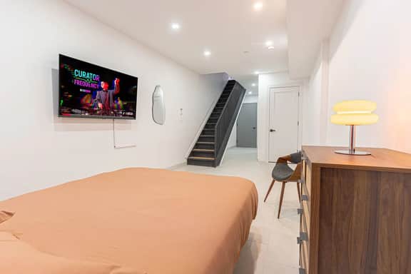 Bright Studio Duplex w/ Backyard & W/D - Image 4