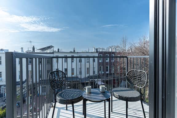Cozy & Chic Renovated Brooklyn with Balcony - Image 3