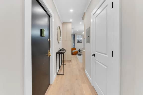 Modern 3Bd Rose Hills Manhattan Terrace Space - Image 4