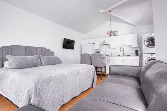Private Studio Granada Hills| Near CSUN, Universal - Image 4