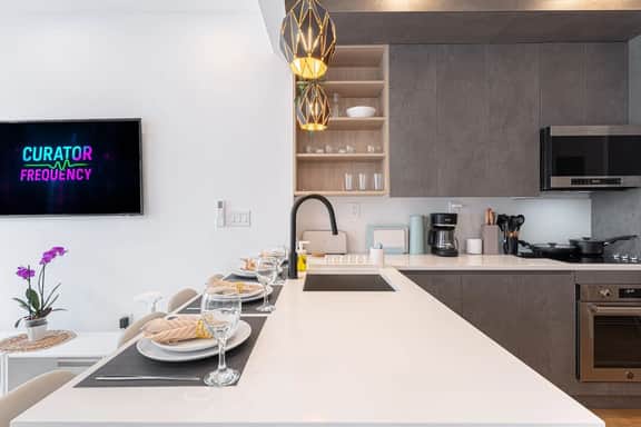Spacious & Renovated Duplex Brooklyn with Backyard - Image 2