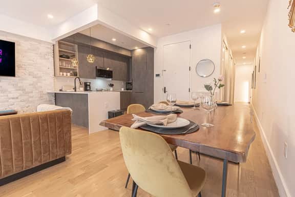 Stylish & Renovated 2Bd/2Ba+W/D(Spacious) - Image 2