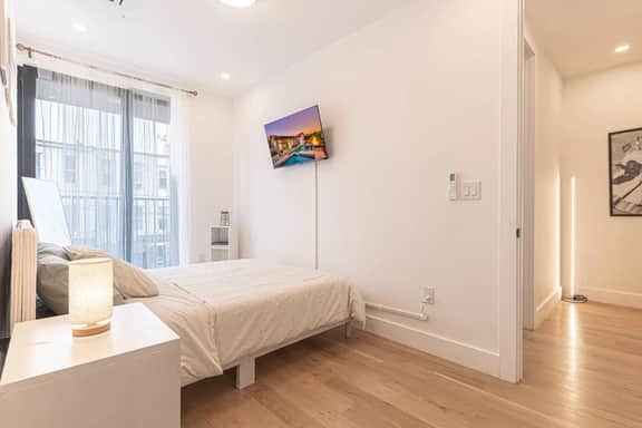 Stylish & Renovated 2Bd/2Ba+W/D(Spacious) - Image 4