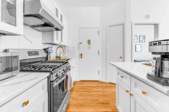 Stylish Park Slope 1Bd - Image 4