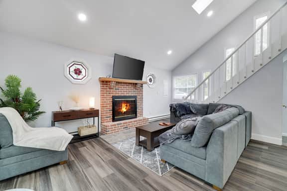Cozy, Spacious House *New*InTheCommunity+Fire Pit - Image 5