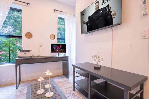 Bright & Cozy 3Bd Brooklyn Getaway - Image 1