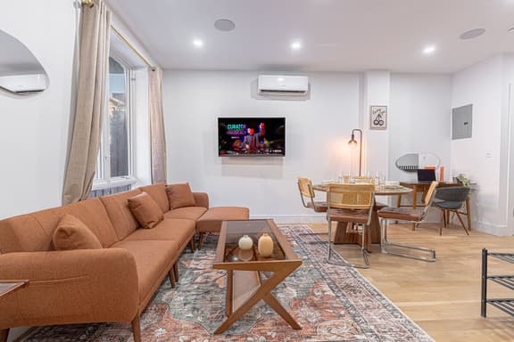 Bright Studio Duplex w/ Backyard & W/D - Image 1
