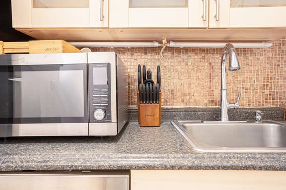 Charming Upper East Side Gem W Backyard - Image 1