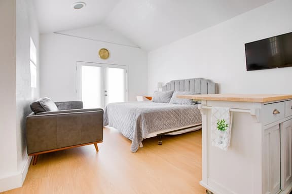 Private Studio Granada Hills| Near CSUN, Universal - Image 1