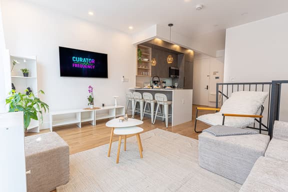 Spacious & Renovated Duplex Brooklyn with Backyard - Image 1