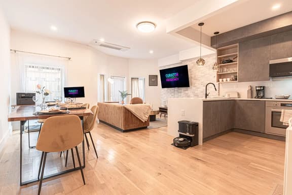 Stylish & Renovated 2Bd/2Ba+W/D(Spacious) - Image 1